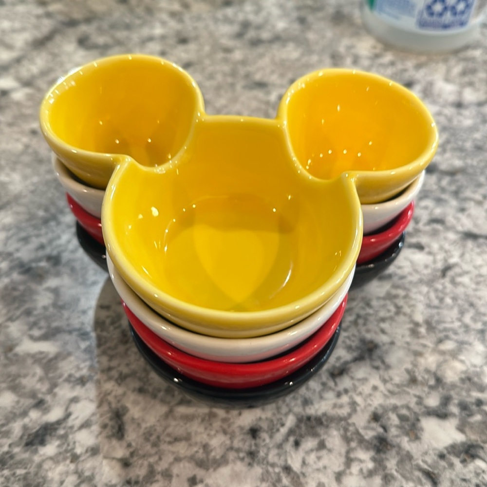Set of 4 Mickey bowls